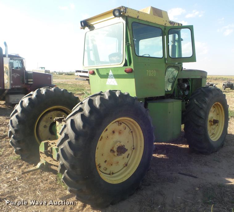 image for item DA4620 1971 John Deere 7020 4WD tractor