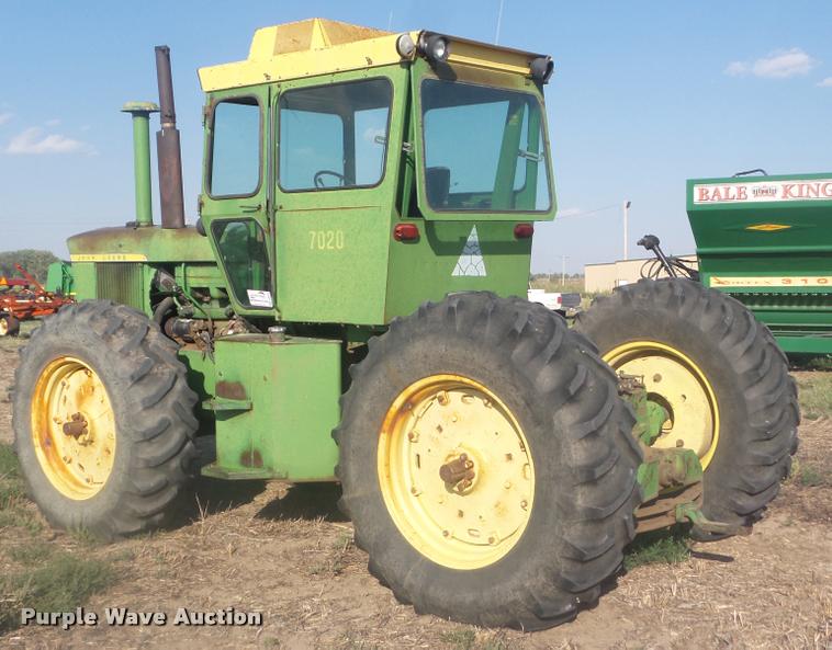 image for item DA4620 1971 John Deere 7020 4WD tractor