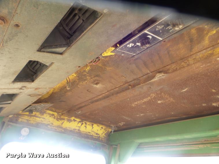 image for item DA4620 1971 John Deere 7020 4WD tractor