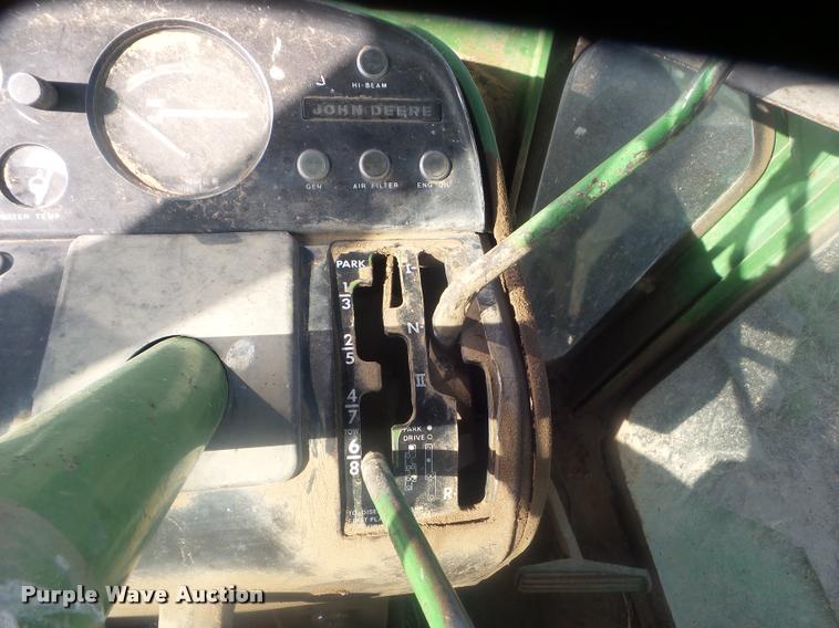 image for item DA4620 1971 John Deere 7020 4WD tractor