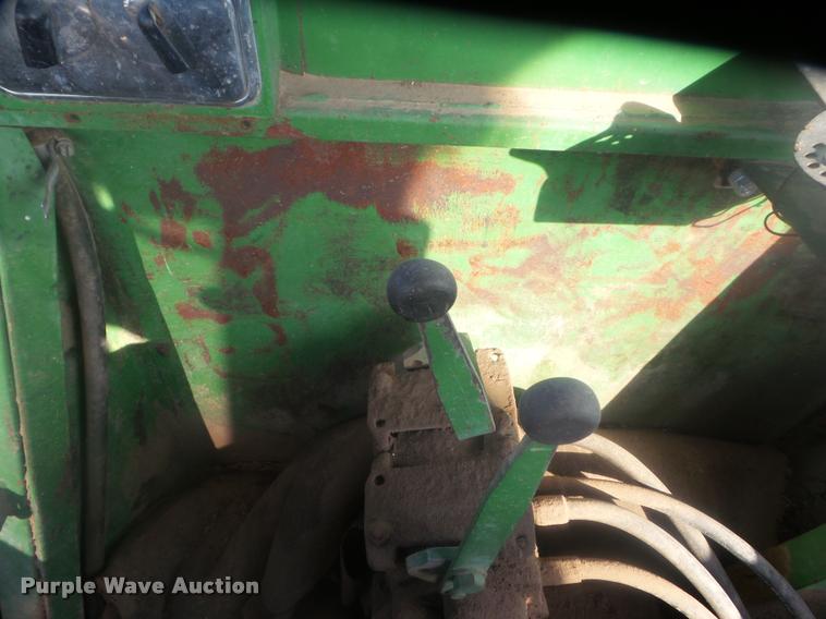 image for item DA4620 1971 John Deere 7020 4WD tractor