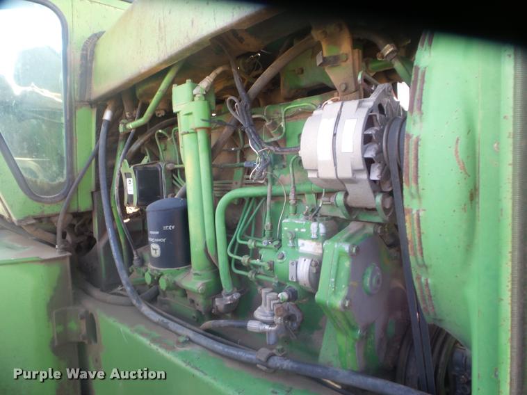 image for item DA4620 1971 John Deere 7020 4WD tractor