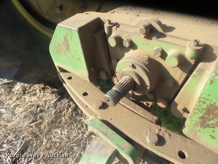 image for item DA4620 1971 John Deere 7020 4WD tractor