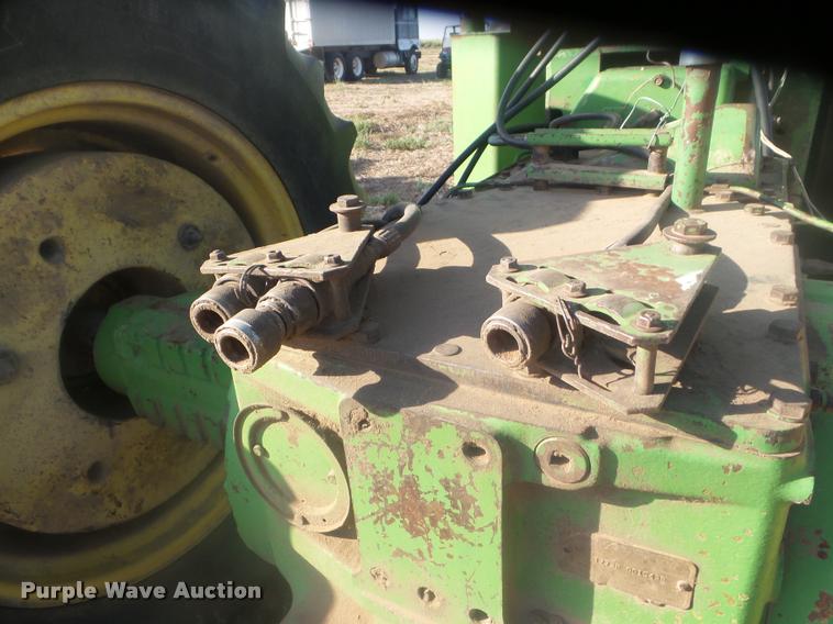 image for item DA4620 1971 John Deere 7020 4WD tractor