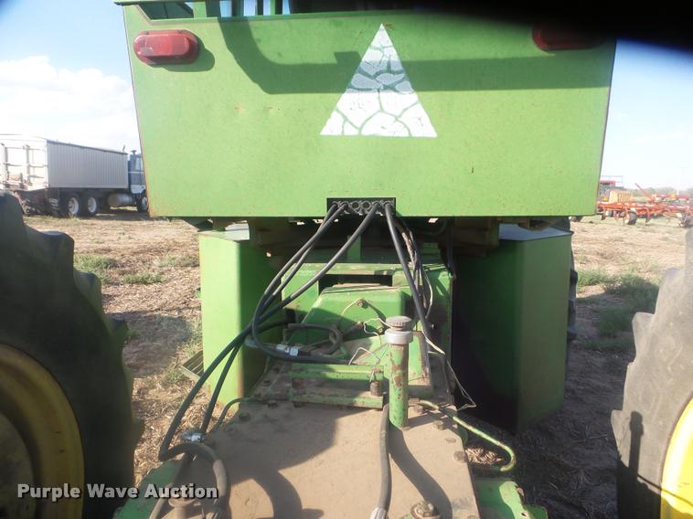 image for item DA4620 1971 John Deere 7020 4WD tractor