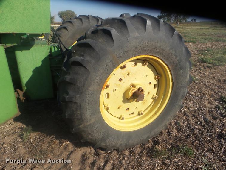 image for item DA4620 1971 John Deere 7020 4WD tractor