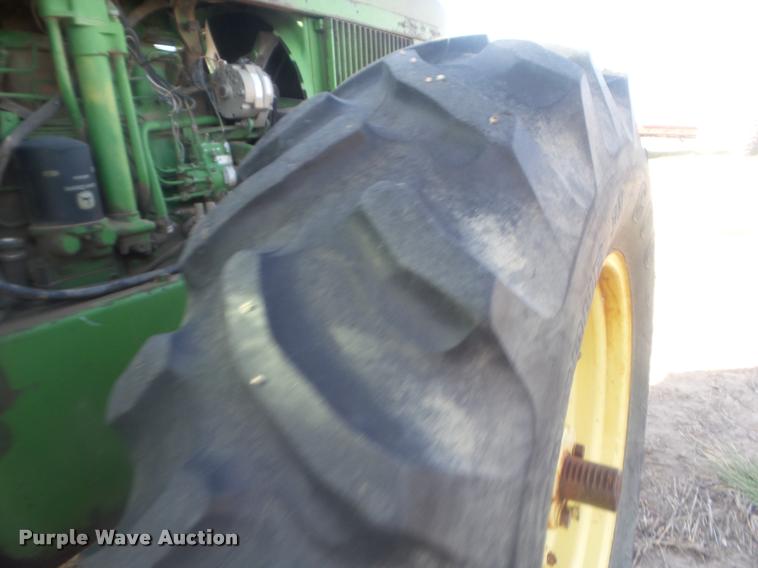 image for item DA4620 1971 John Deere 7020 4WD tractor