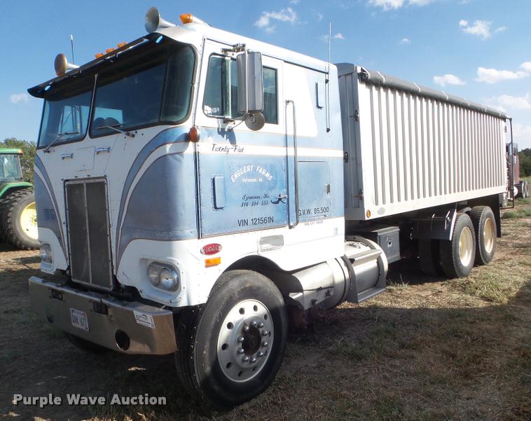 image for item DA4622 1979 Peterbilt 352S86 grain truck