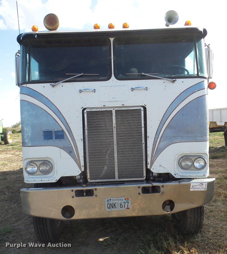 image for item DA4622 1979 Peterbilt 352S86 grain truck