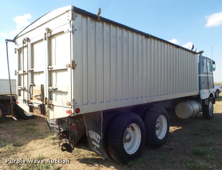 image for item DA4622 1979 Peterbilt 352S86 grain truck