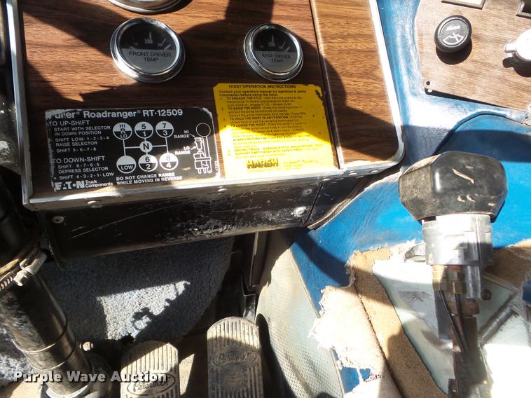 image for item DA4622 1979 Peterbilt 352S86 grain truck