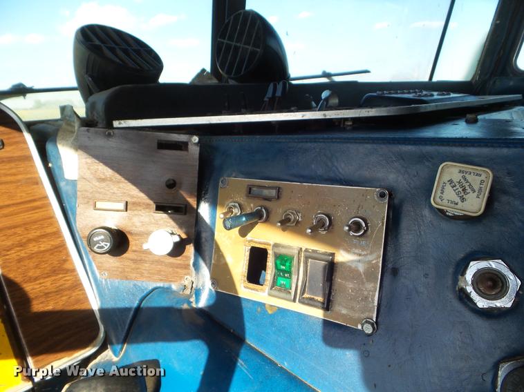 image for item DA4622 1979 Peterbilt 352S86 grain truck