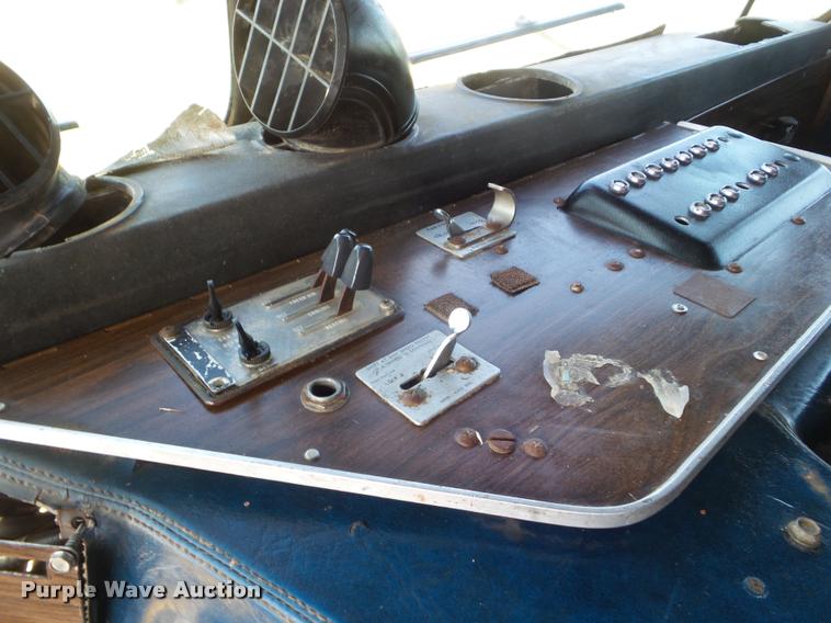 image for item DA4622 1979 Peterbilt 352S86 grain truck