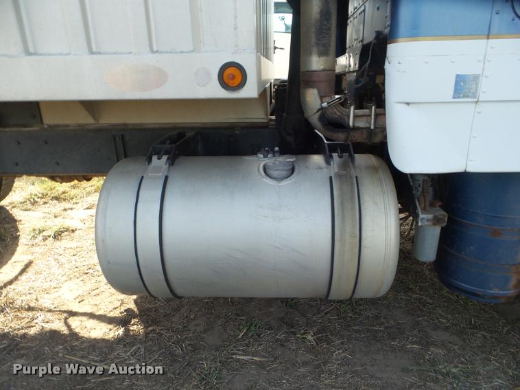 image for item DA4622 1979 Peterbilt 352S86 grain truck