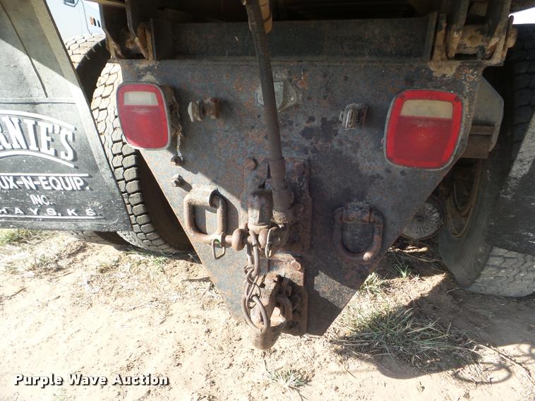 image for item DA4622 1979 Peterbilt 352S86 grain truck