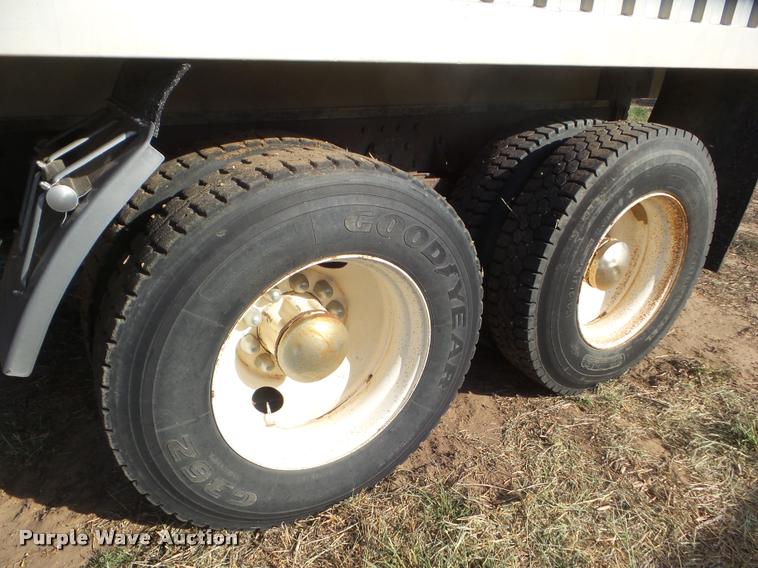 image for item DA4622 1979 Peterbilt 352S86 grain truck