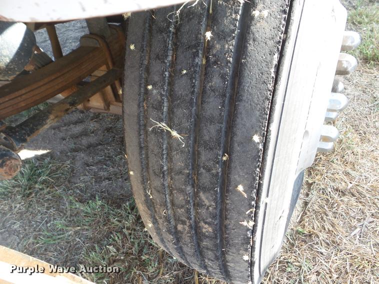 image for item DA4622 1979 Peterbilt 352S86 grain truck