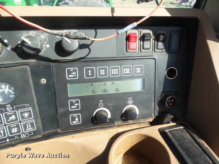 image for item DA4624 1998 John Deere 8100 MFWD tractor