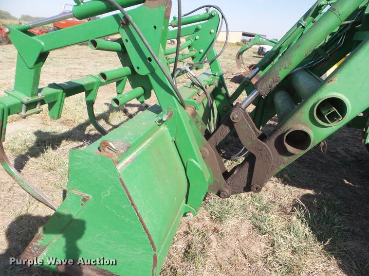 image for item DA4624 1998 John Deere 8100 MFWD tractor