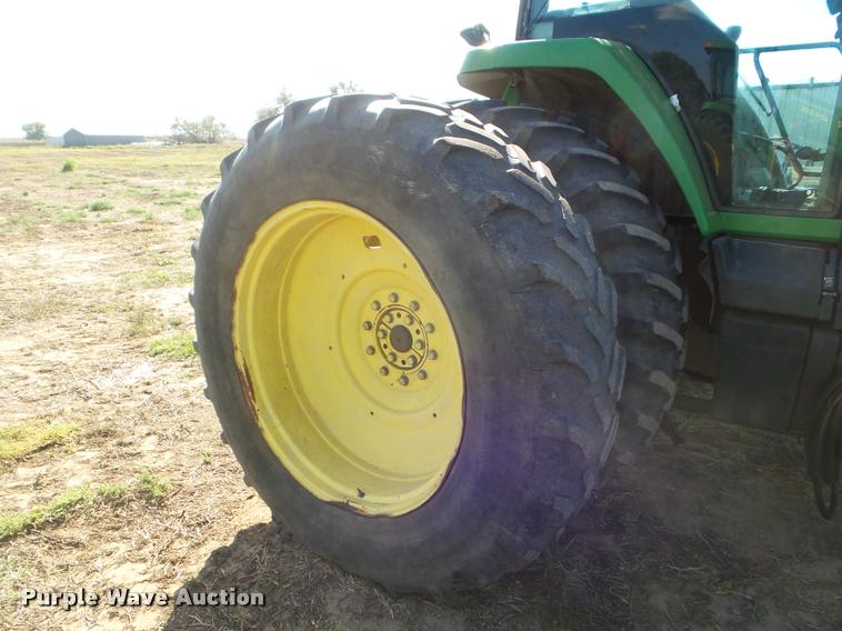 image for item DA4624 1998 John Deere 8100 MFWD tractor