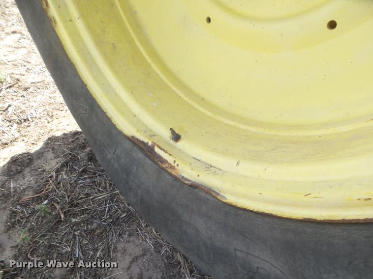 image for item DA4624 1998 John Deere 8100 MFWD tractor