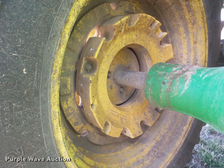 image for item DA4624 1998 John Deere 8100 MFWD tractor