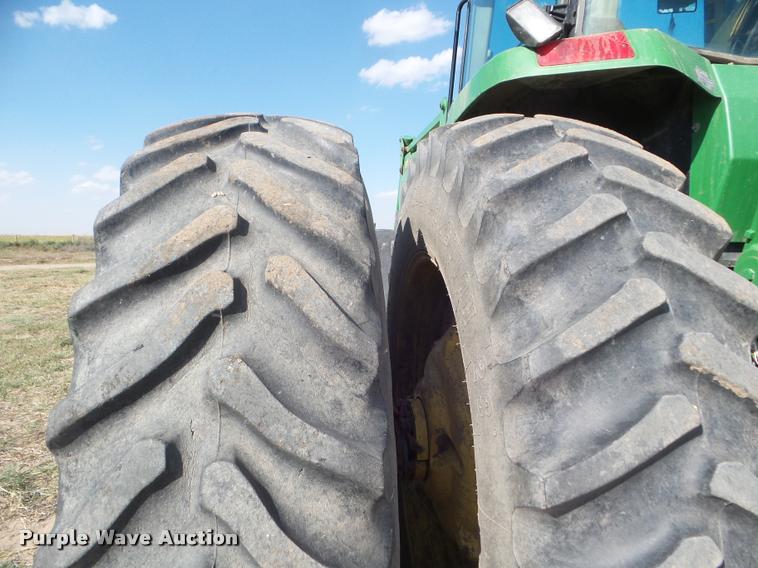 image for item DA4624 1998 John Deere 8100 MFWD tractor