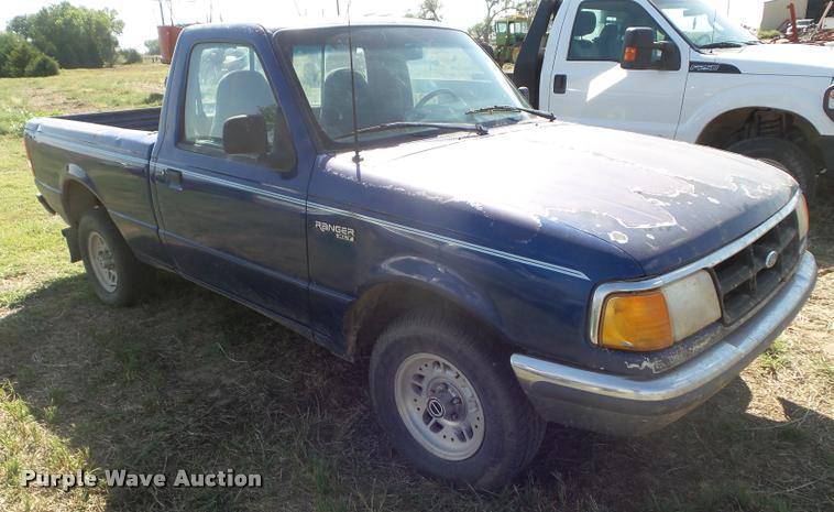 image for item DA4629 1993 Ford Ranger XLT pickup truck