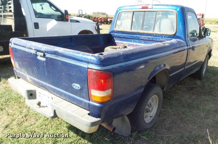 image for item DA4629 1993 Ford Ranger XLT pickup truck