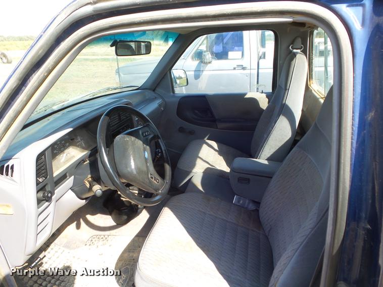 image for item DA4629 1993 Ford Ranger XLT pickup truck
