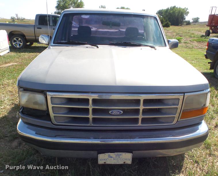 image for item DA4630 1995 Ford F150 XLT pickup truck