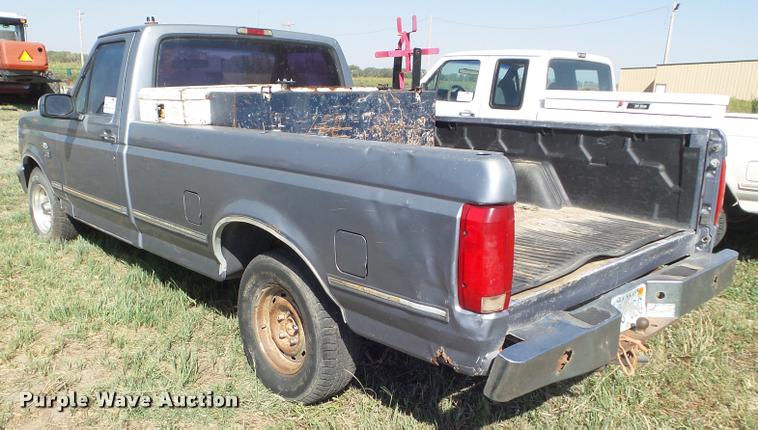 image for item DA4630 1995 Ford F150 XLT pickup truck
