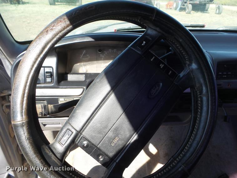 image for item DA4630 1995 Ford F150 XLT pickup truck