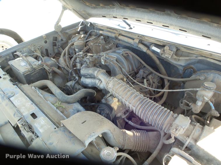 image for item DA4630 1995 Ford F150 XLT pickup truck