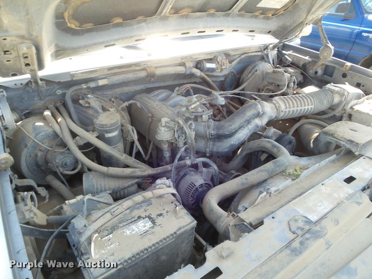 image for item DA4630 1995 Ford F150 XLT pickup truck