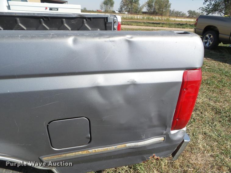 image for item DA4630 1995 Ford F150 XLT pickup truck