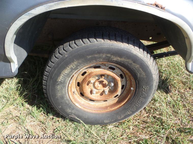 image for item DA4630 1995 Ford F150 XLT pickup truck