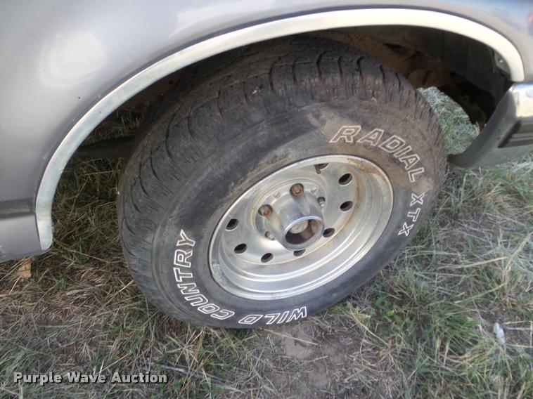 image for item DA4630 1995 Ford F150 XLT pickup truck