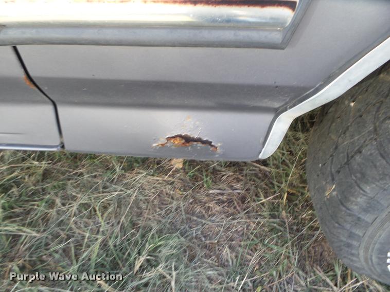 image for item DA4630 1995 Ford F150 XLT pickup truck