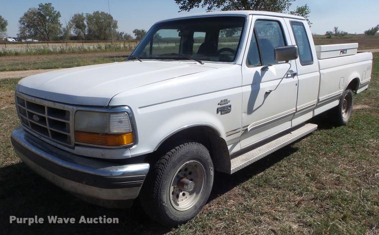 image for item DA4631 1992 Ford F150 XLT SuperCab pickup truck