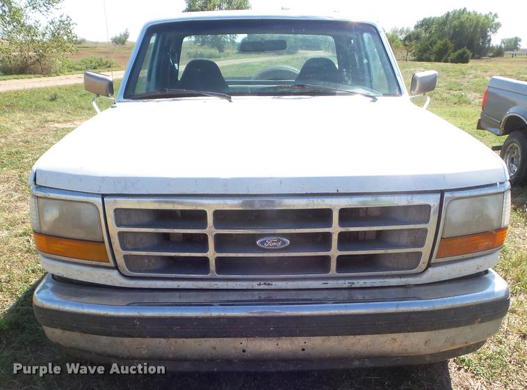 image for item DA4631 1992 Ford F150 XLT SuperCab pickup truck