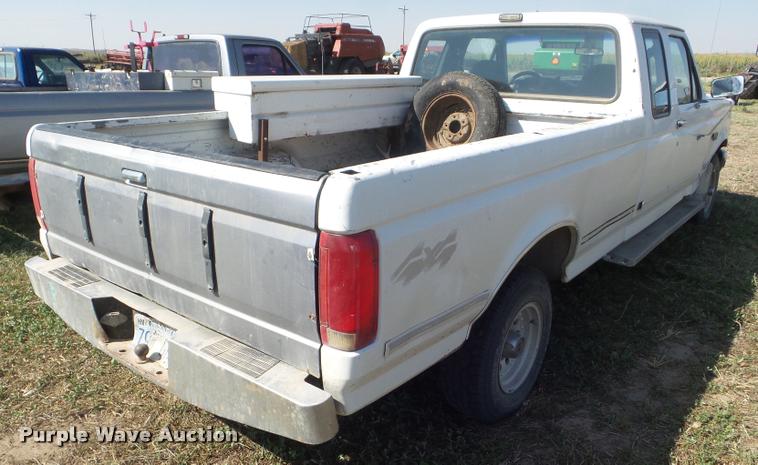 image for item DA4631 1992 Ford F150 XLT SuperCab pickup truck