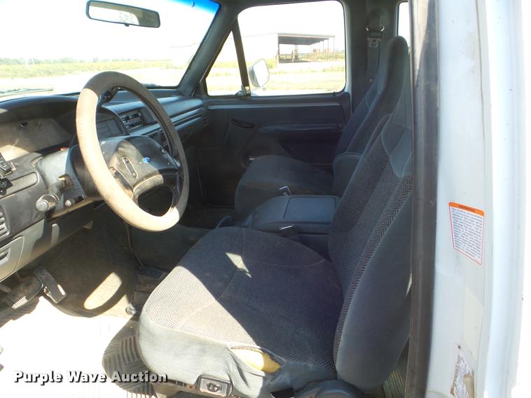 image for item DA4631 1992 Ford F150 XLT SuperCab pickup truck