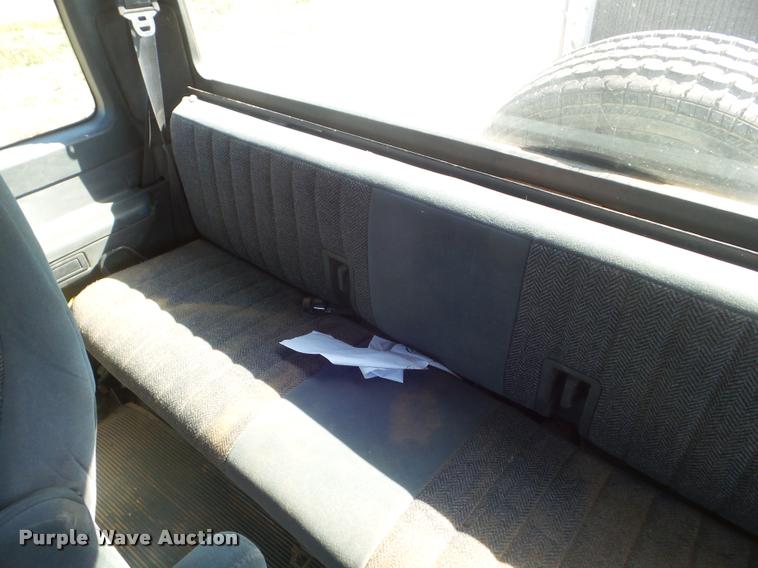 image for item DA4631 1992 Ford F150 XLT SuperCab pickup truck