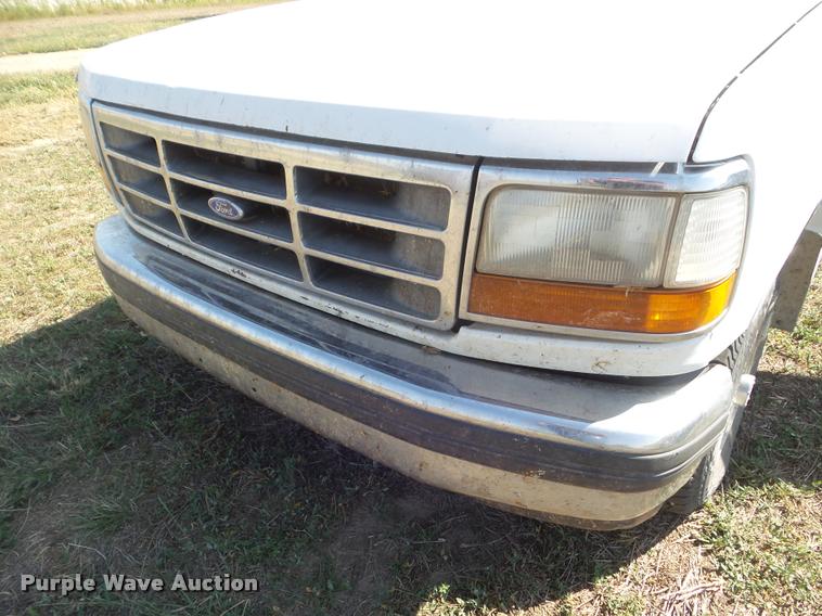 image for item DA4631 1992 Ford F150 XLT SuperCab pickup truck