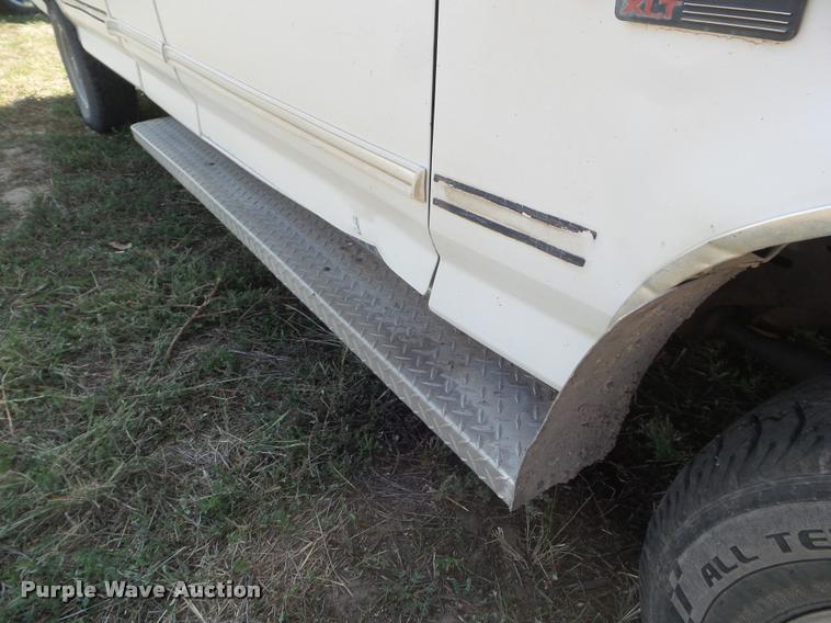 image for item DA4631 1992 Ford F150 XLT SuperCab pickup truck