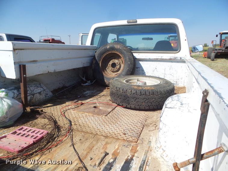 image for item DA4631 1992 Ford F150 XLT SuperCab pickup truck