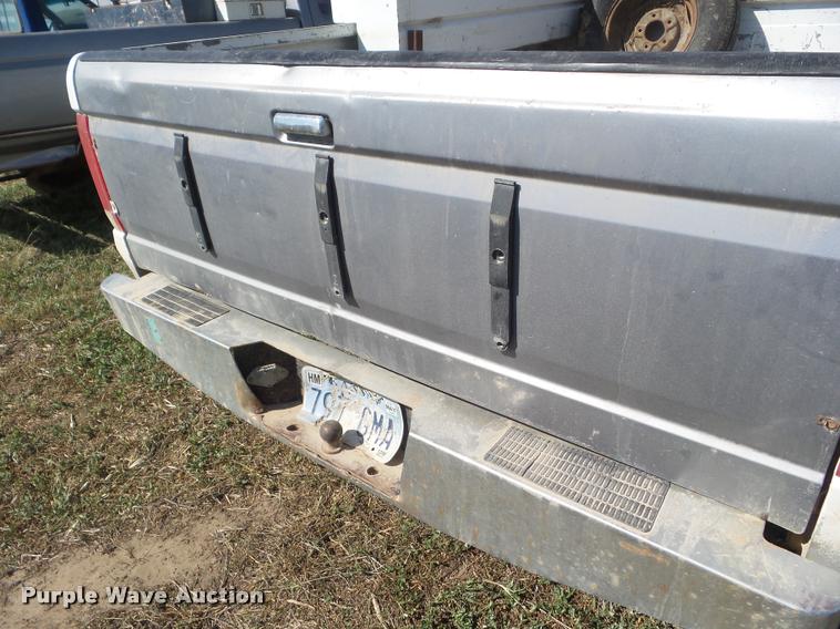 image for item DA4631 1992 Ford F150 XLT SuperCab pickup truck