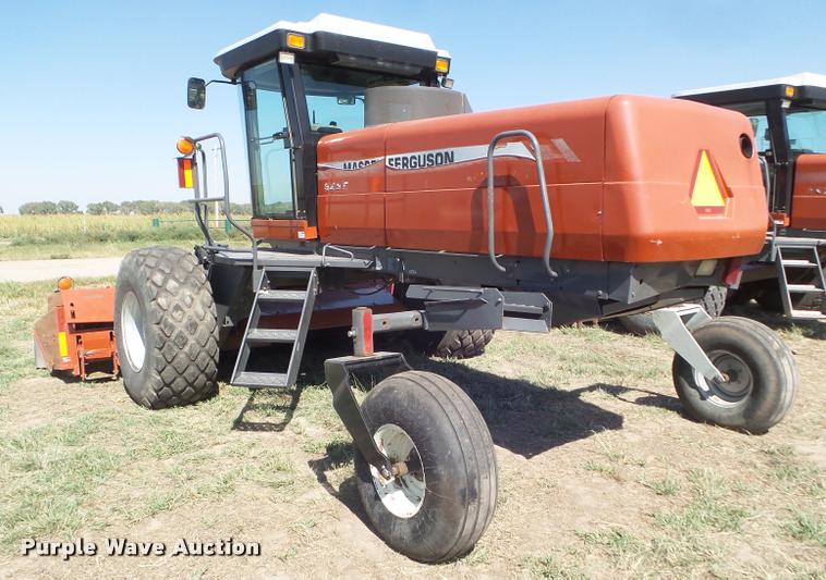 image for item DA4633 2007 Massey-Ferguson 9635 self-propelled windrower
