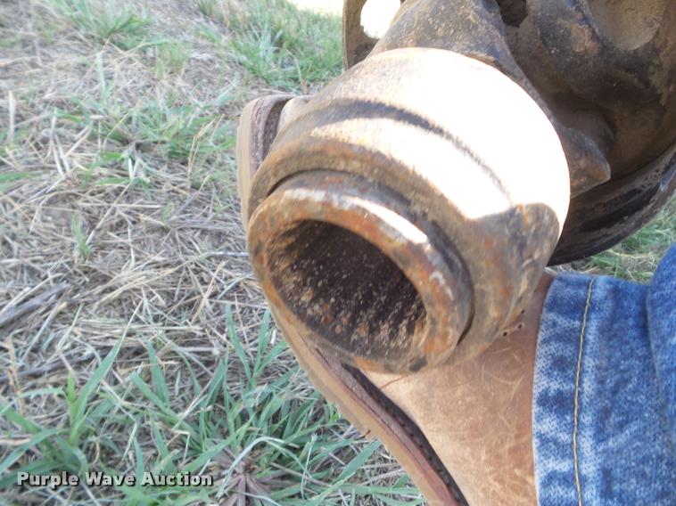 image for item DA4634 2007 John Deere 568 Mega Wide Plus round baler